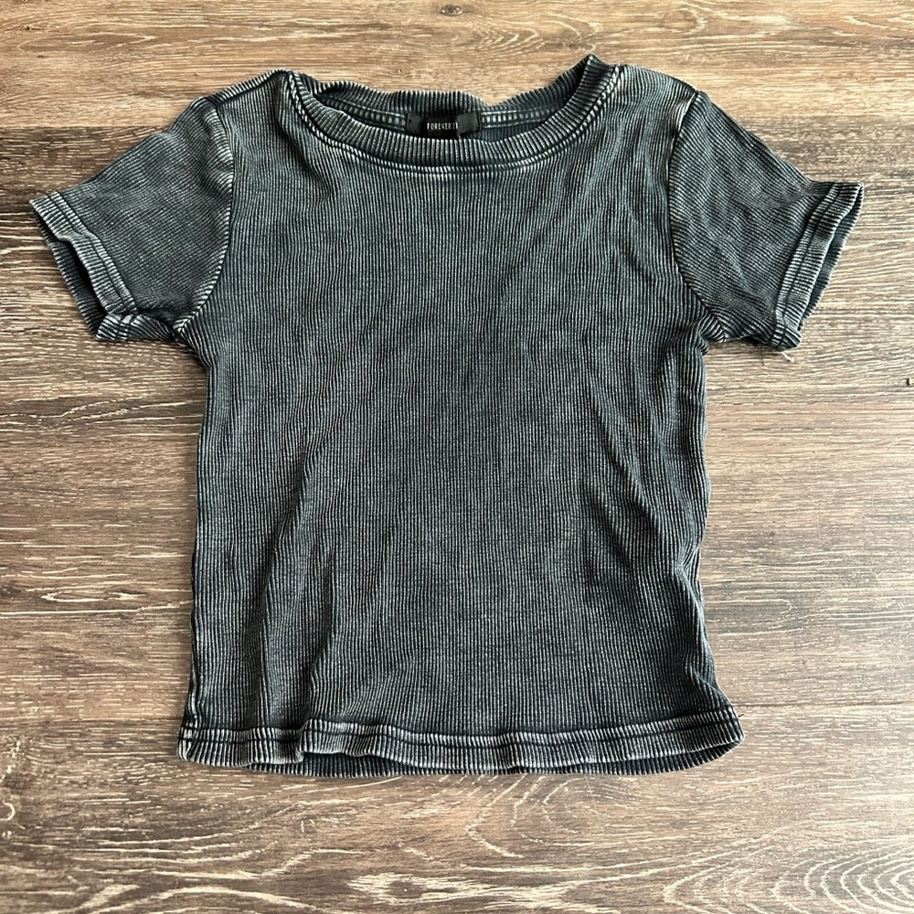 Forever 21 Gray Short Sleeve Tee Relaxed Fit